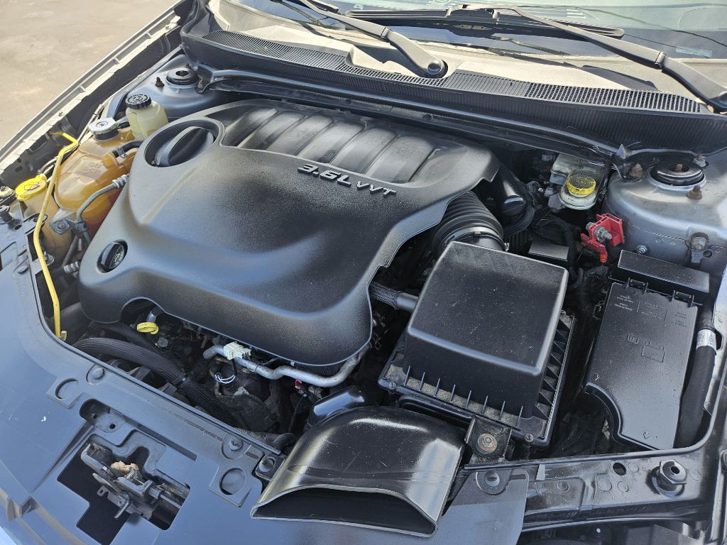 2014 Chrysler 200 Image 18