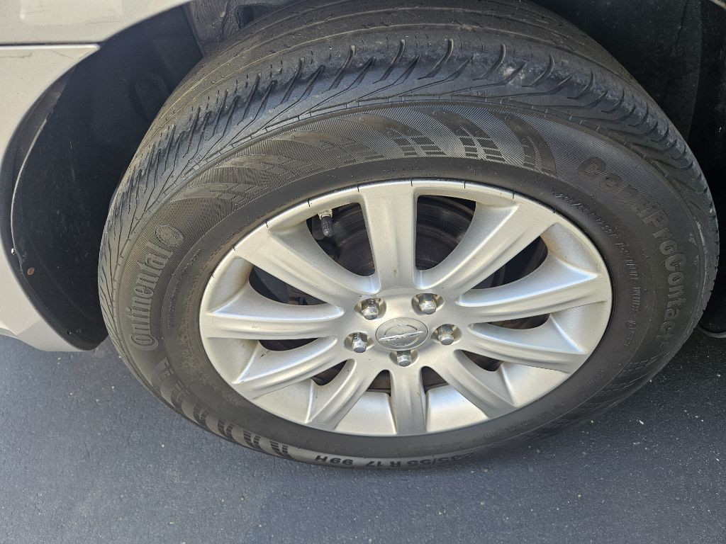 2014 Chrysler 200 Image 21