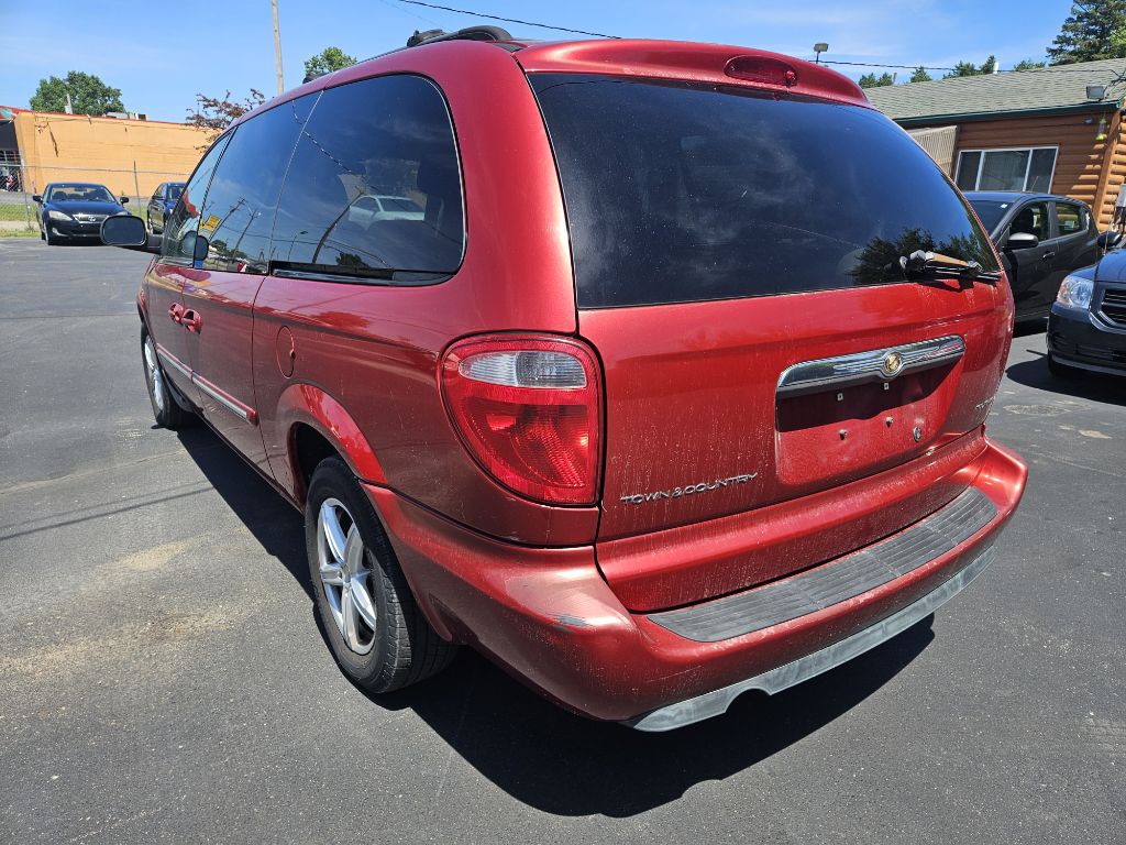 2006 Chrysler Town & Country Image 7