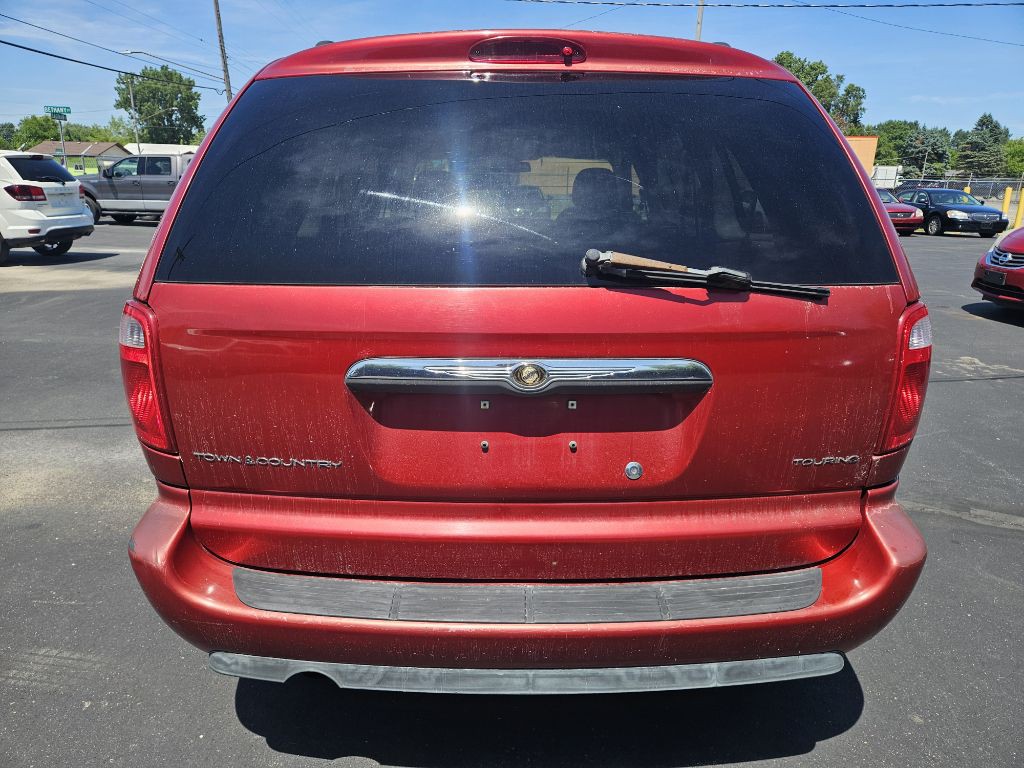 2006 Chrysler Town & Country Image 8