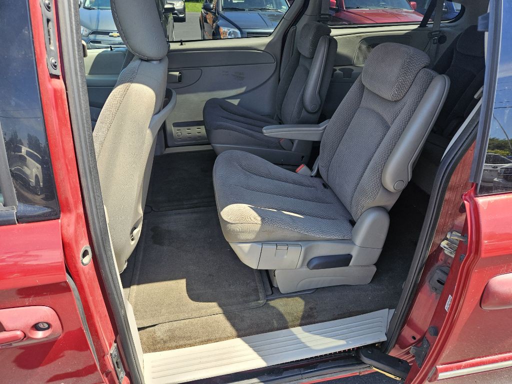 2006 Chrysler Town & Country Image 14