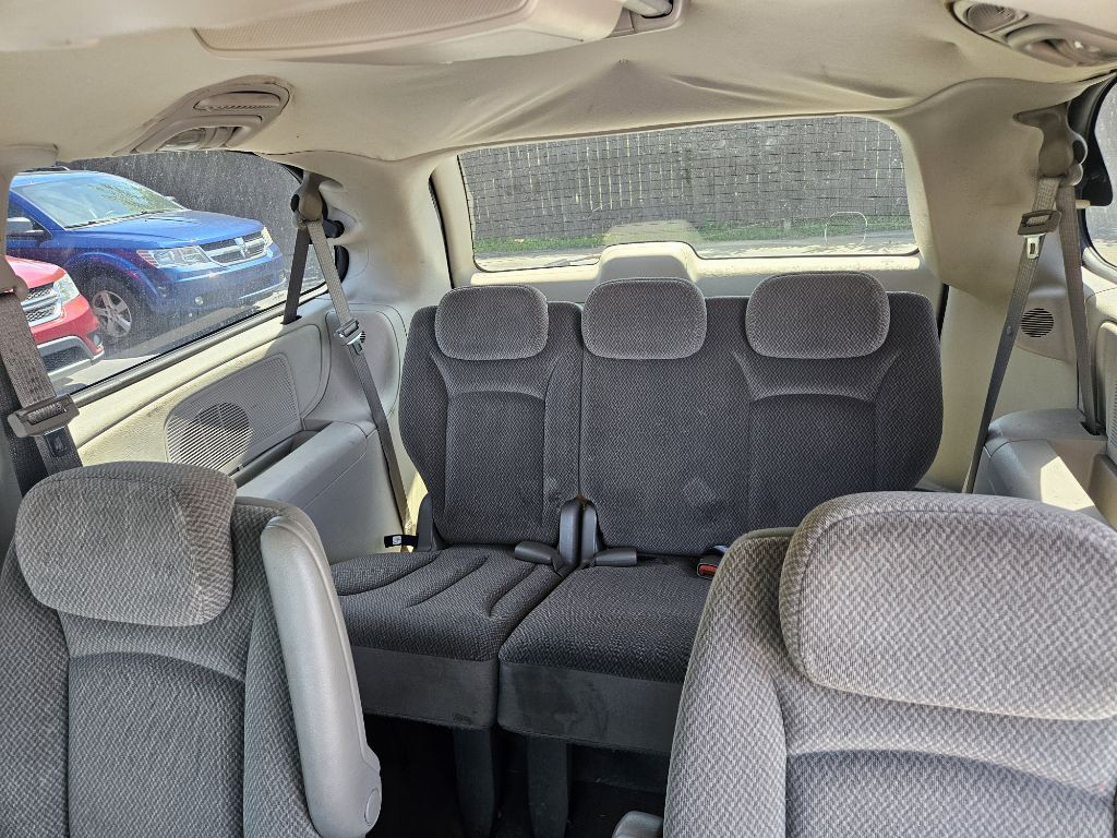2006 Chrysler Town & Country Image 16