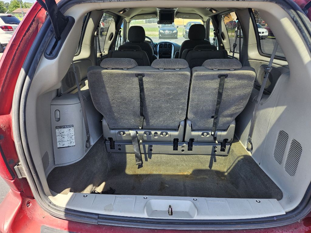 2006 Chrysler Town & Country Image 17