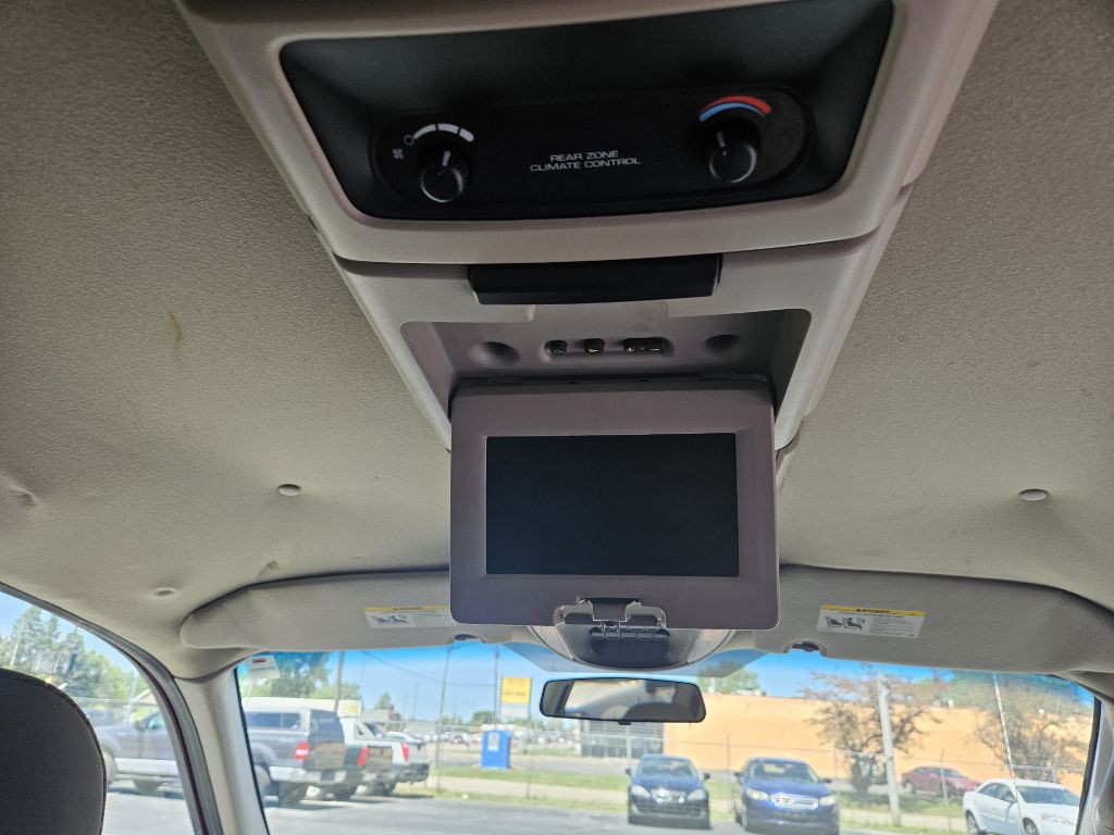 2006 Chrysler Town & Country Image 18