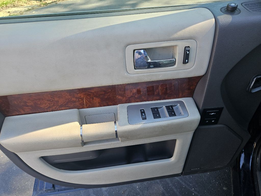 2010 Ford Flex Image 12