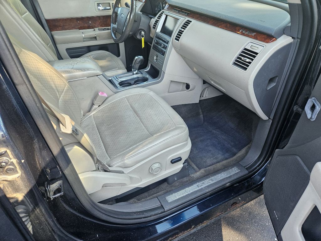 2010 Ford Flex Image 14