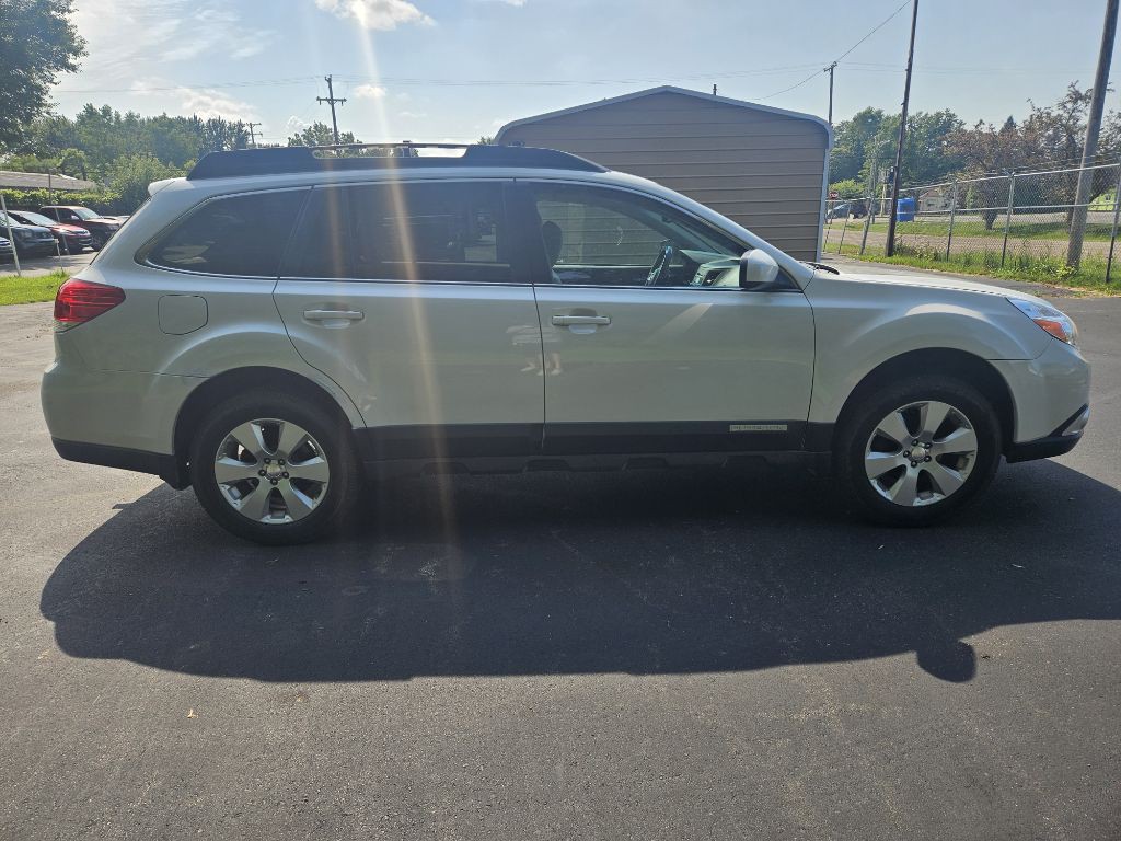 2010 Subaru Outback Image 6