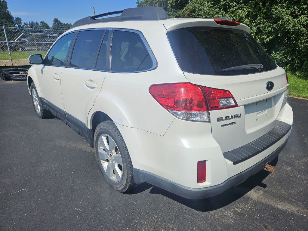 2010 Subaru Outback Image 7