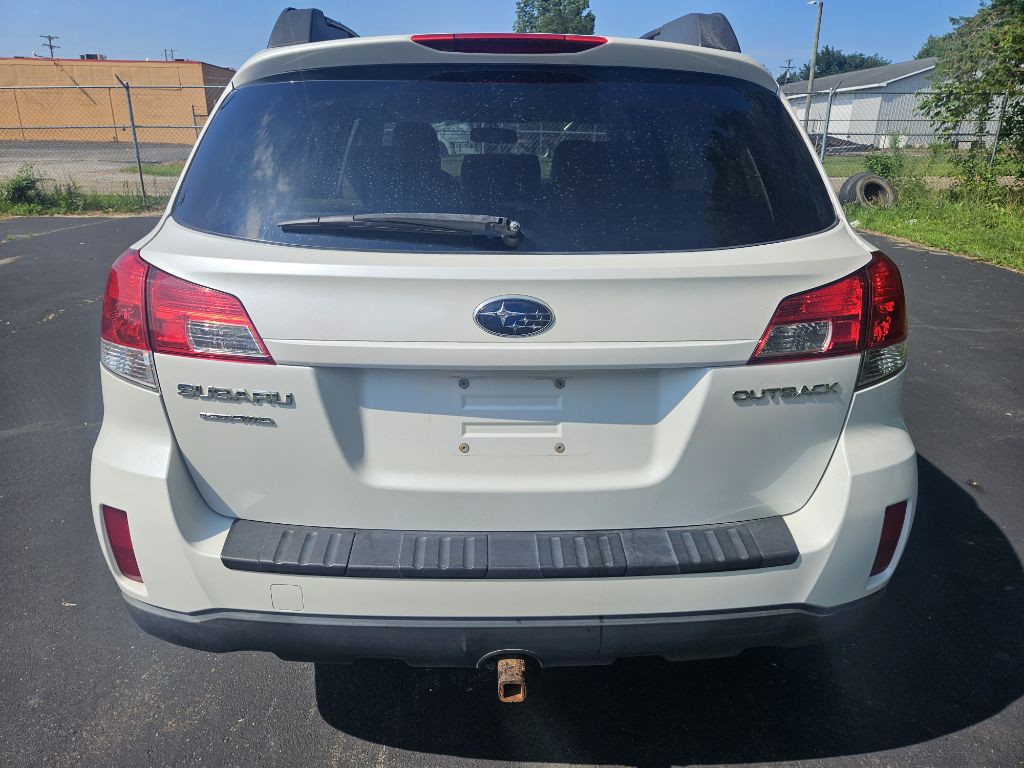 2010 Subaru Outback Image 8