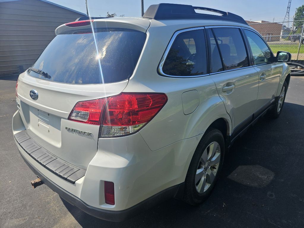 2010 Subaru Outback Image 9