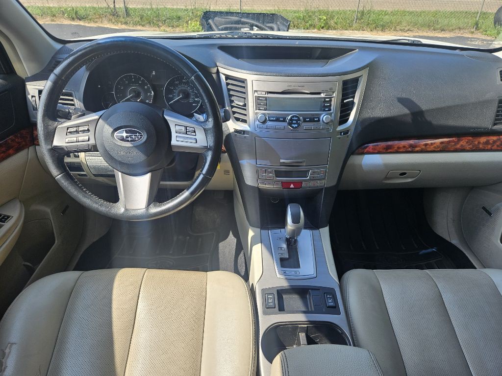 2010 Subaru Outback Image 10