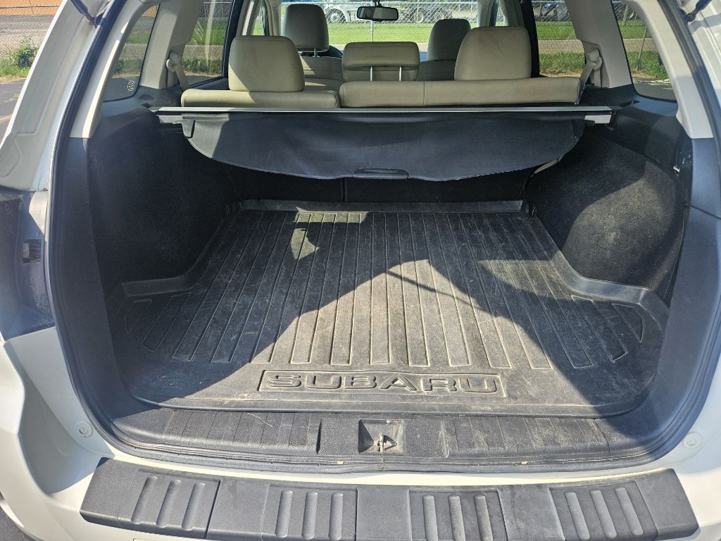 2010 Subaru Outback Image 16