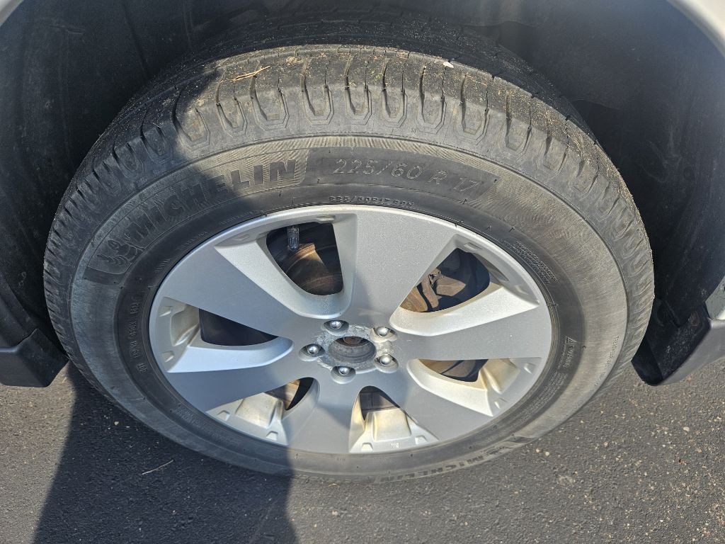 2010 Subaru Outback Image 19