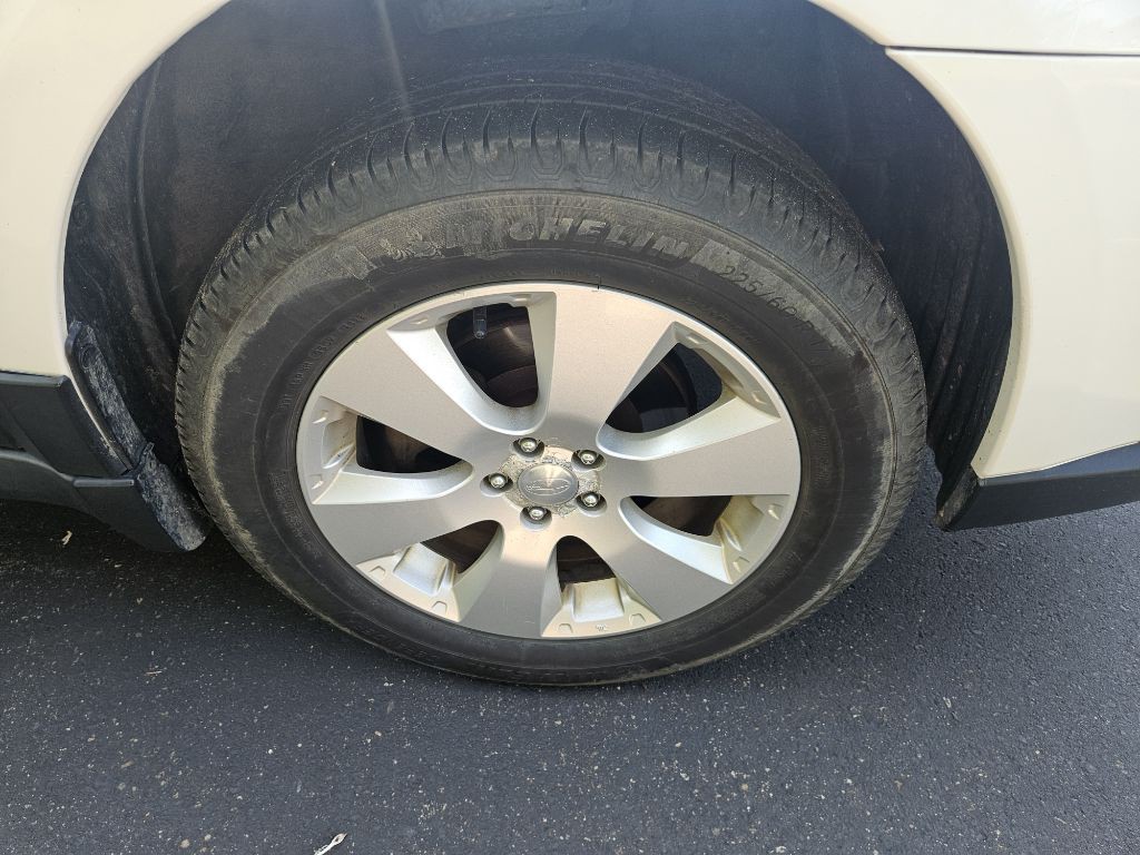 2010 Subaru Outback Image 20