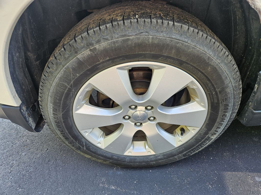 2010 Subaru Outback Image 22