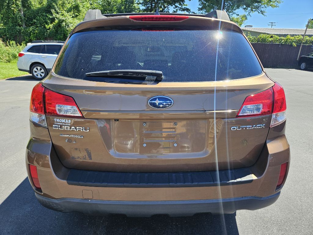 2011 Subaru Outback Image 8