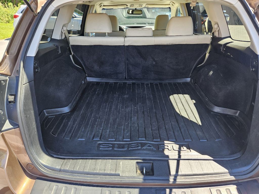 2011 Subaru Outback Image 17