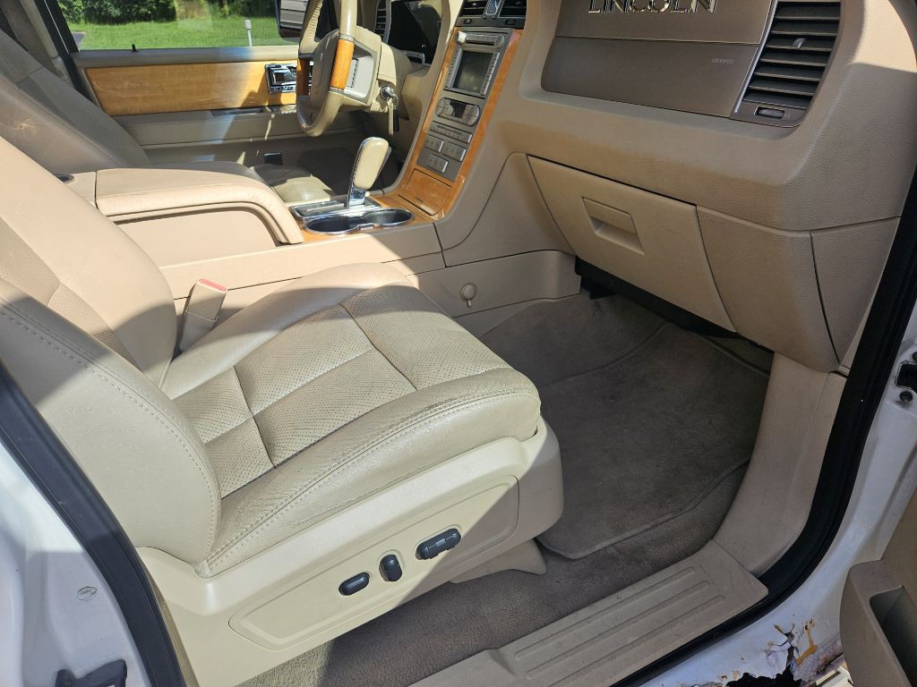 2007 Lincoln Navigator Image 13