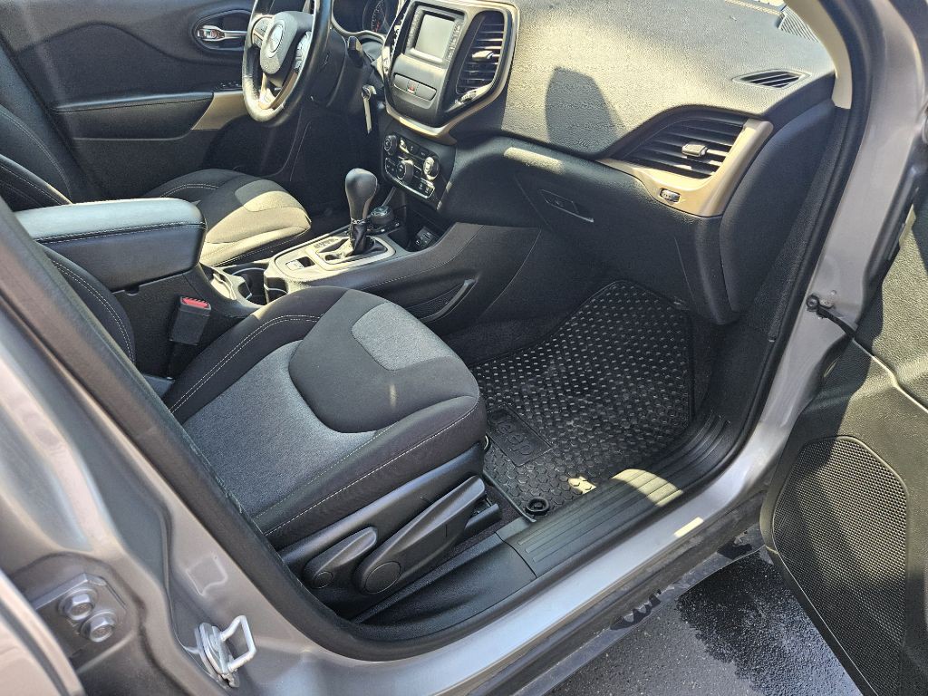 2018 Jeep Cherokee Image 13