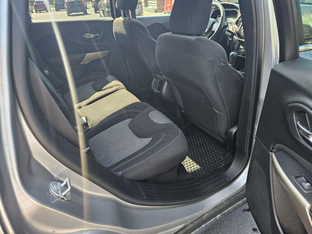 2018 Jeep Cherokee Image 14