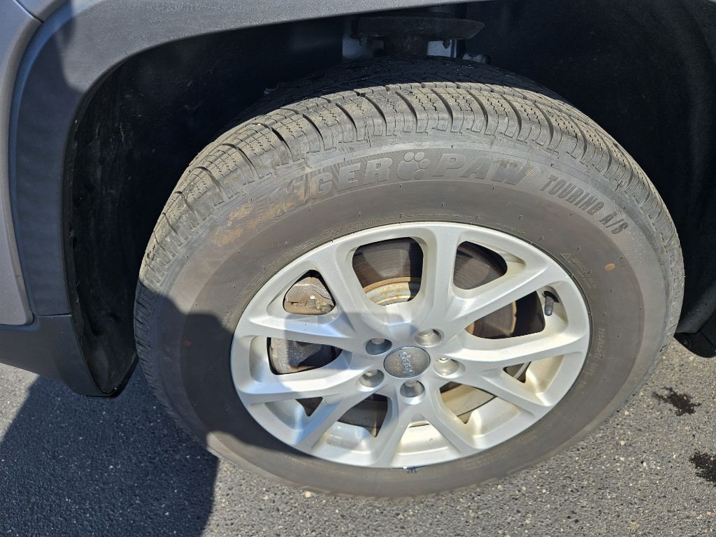 2018 Jeep Cherokee Image 21
