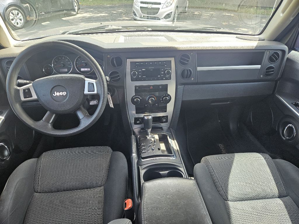 2009 Jeep Commander Image 10