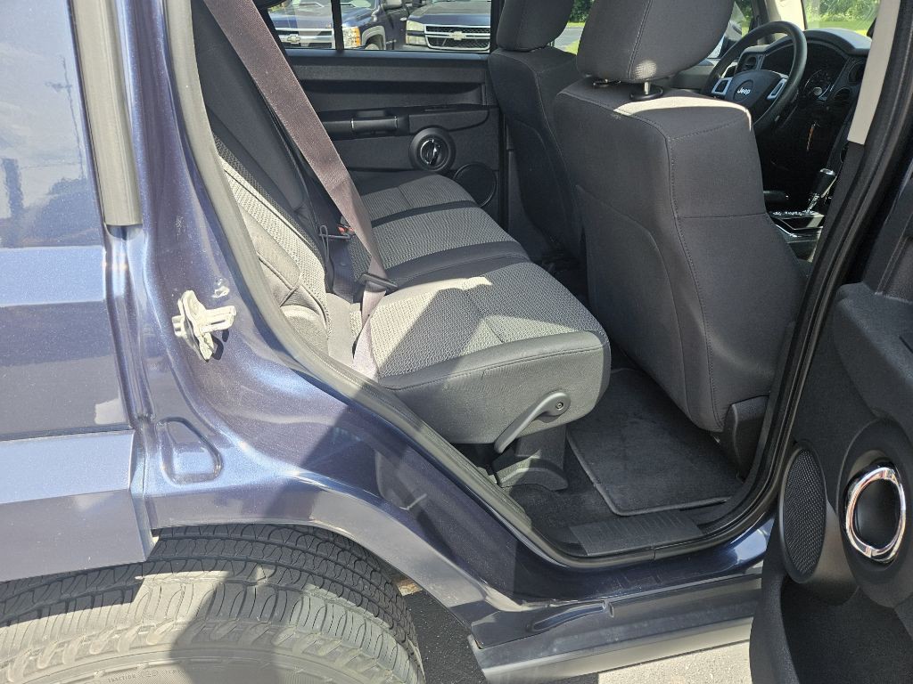 2009 Jeep Commander Image 15