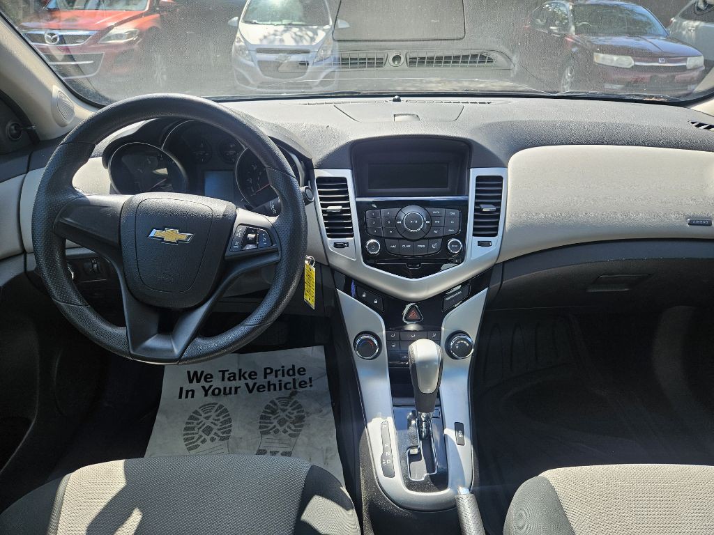 2011 Chevrolet Cruze Image 10