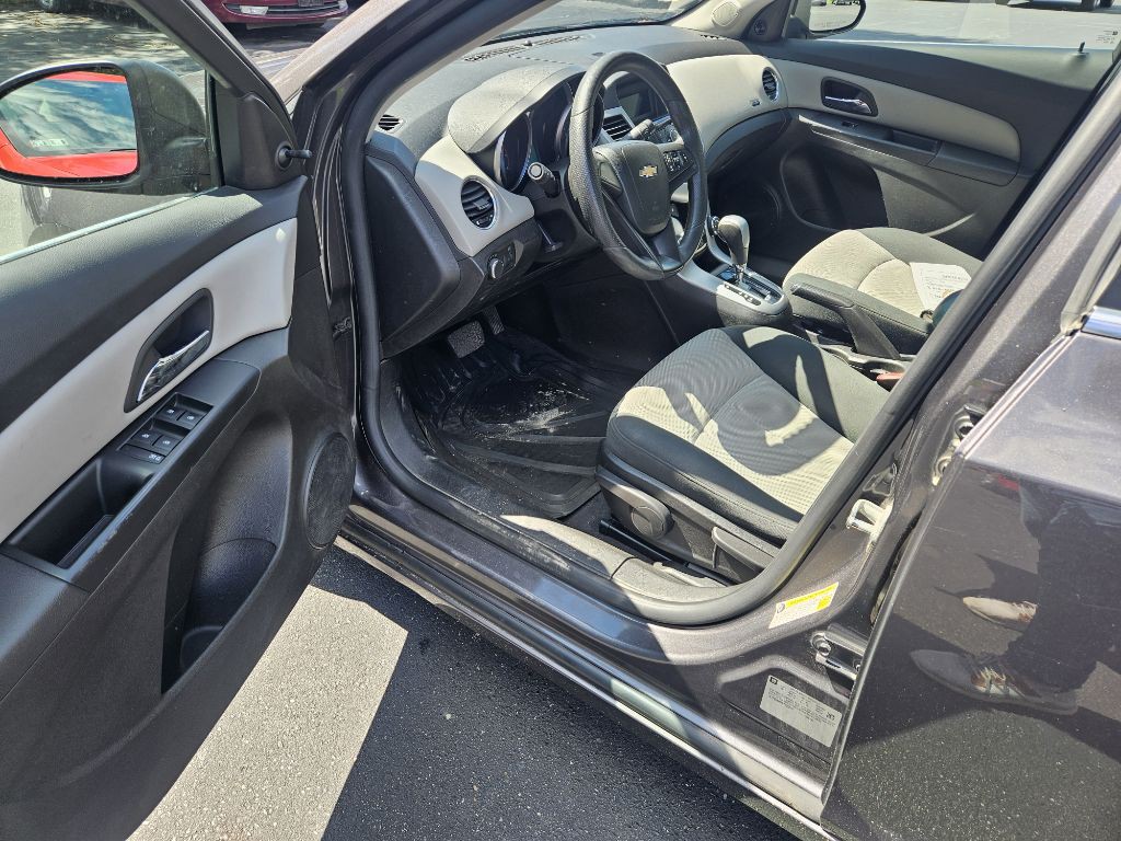 2011 Chevrolet Cruze Image 11