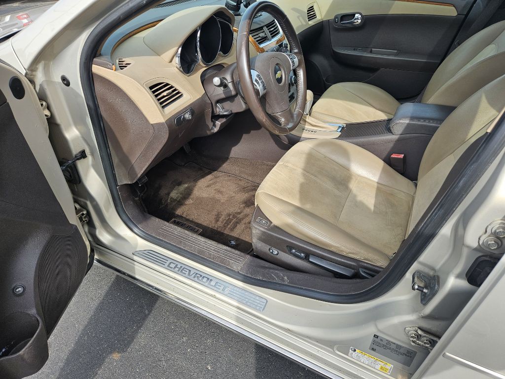 2010 Chevrolet Malibu Image 11