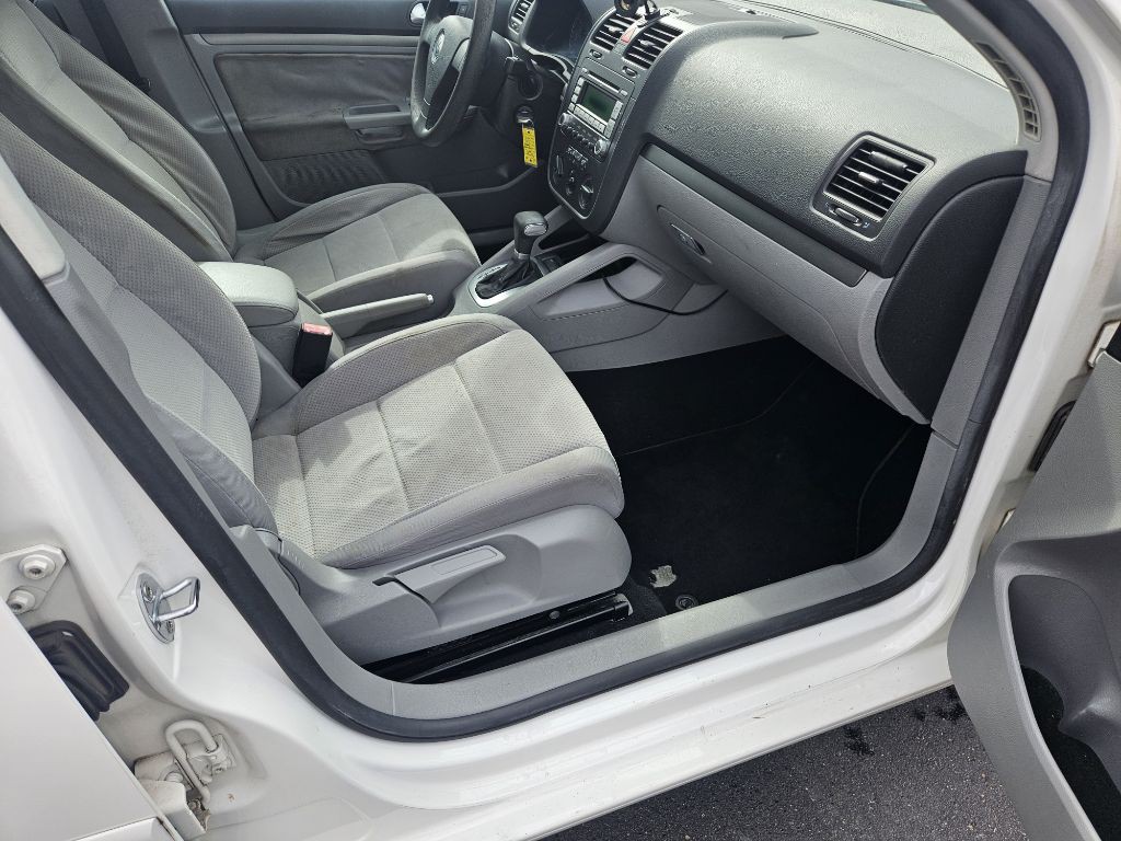 2007 Volkswagen Rabbit Image 12