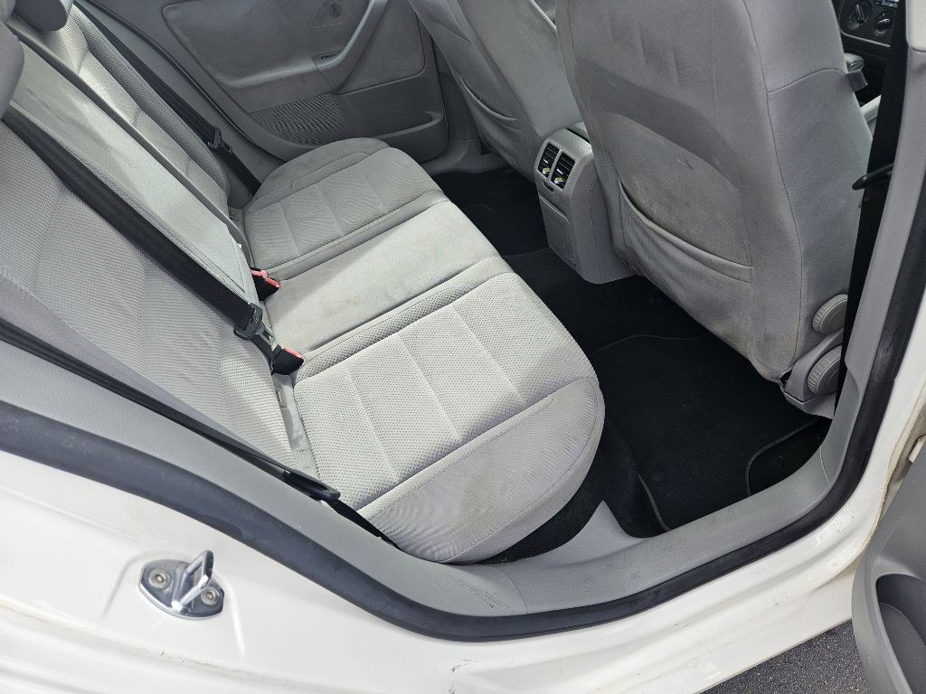 2007 Volkswagen Rabbit Image 15