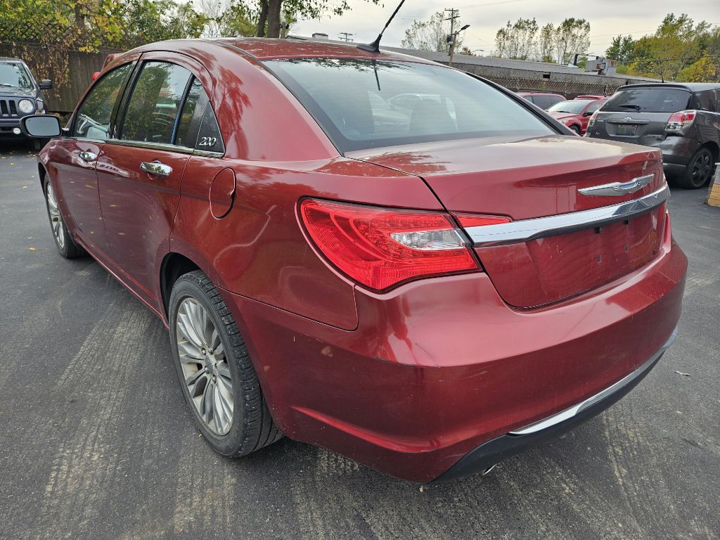 2012 Chrysler 200 Image 7