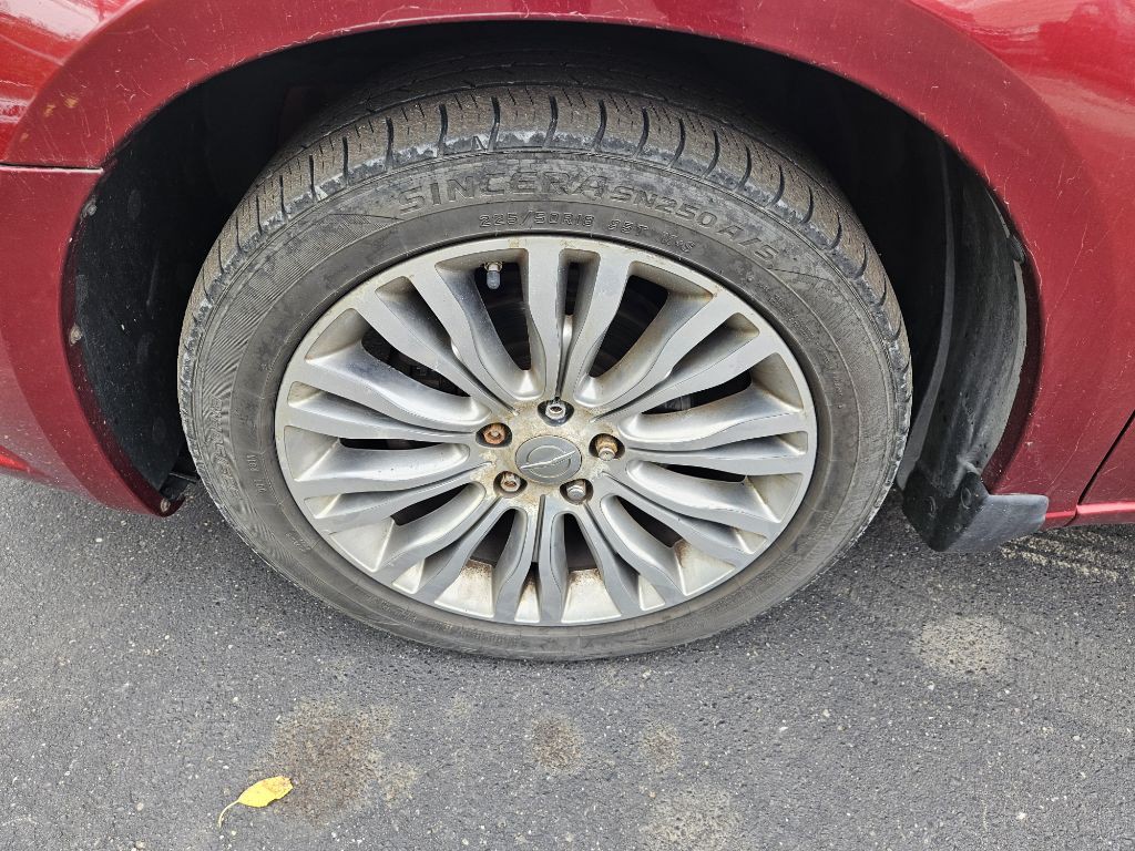 2012 Chrysler 200 Image 18