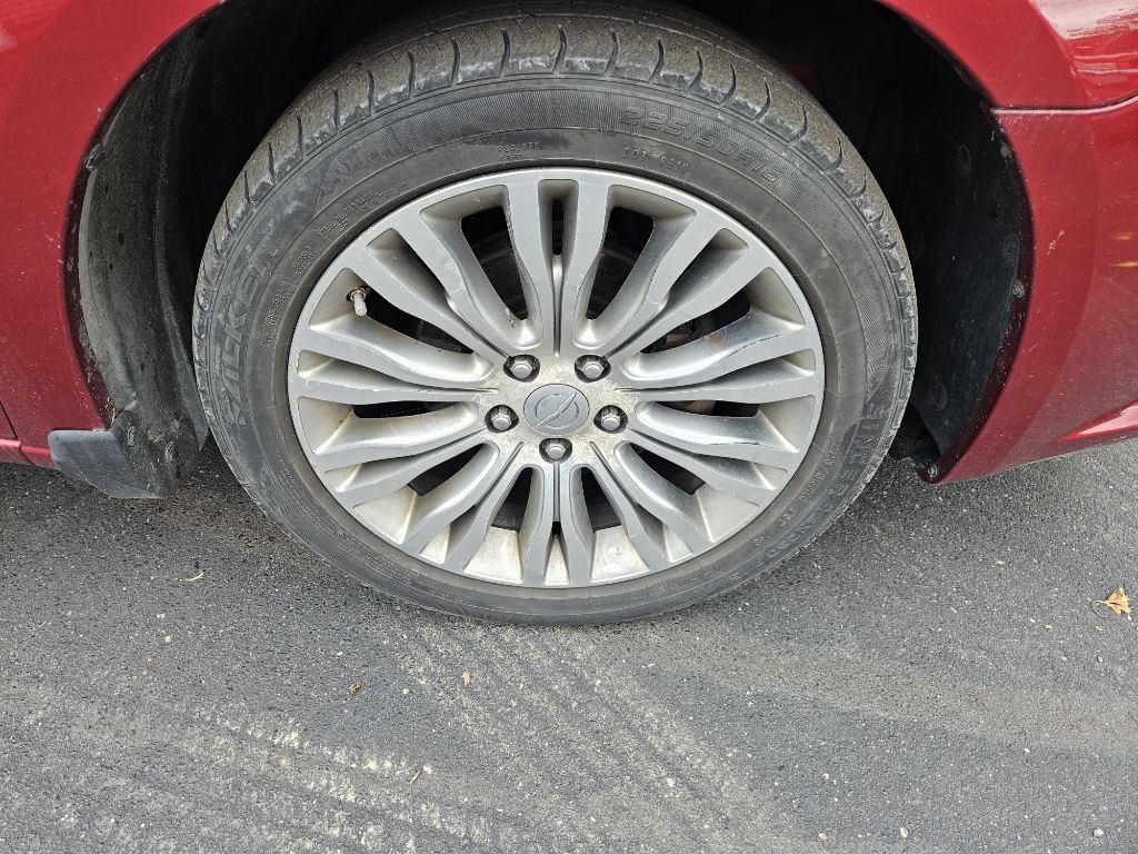 2012 Chrysler 200 Image 19