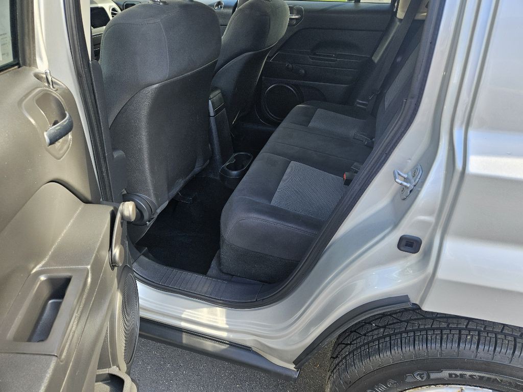 2011 Jeep Patriot Image 12