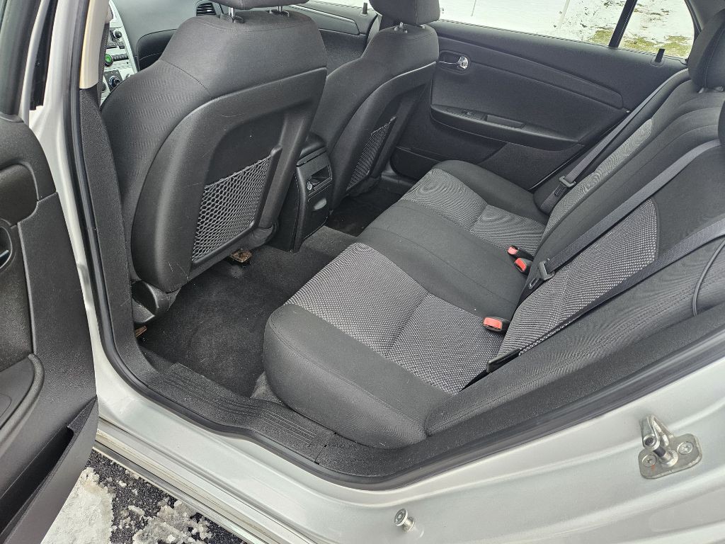 2010 Chevrolet Malibu Image 12
