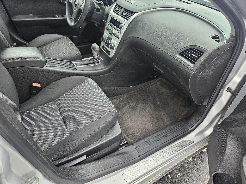 2010 Chevrolet Malibu Image 14