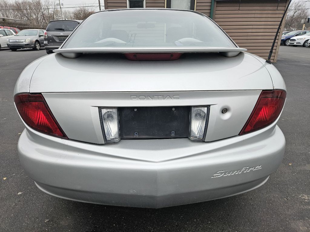 2004 Pontiac Firebird Image 8