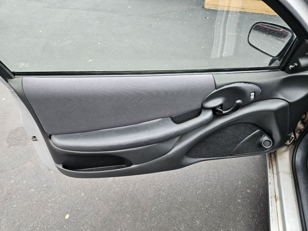 2004 Pontiac Firebird Image 11