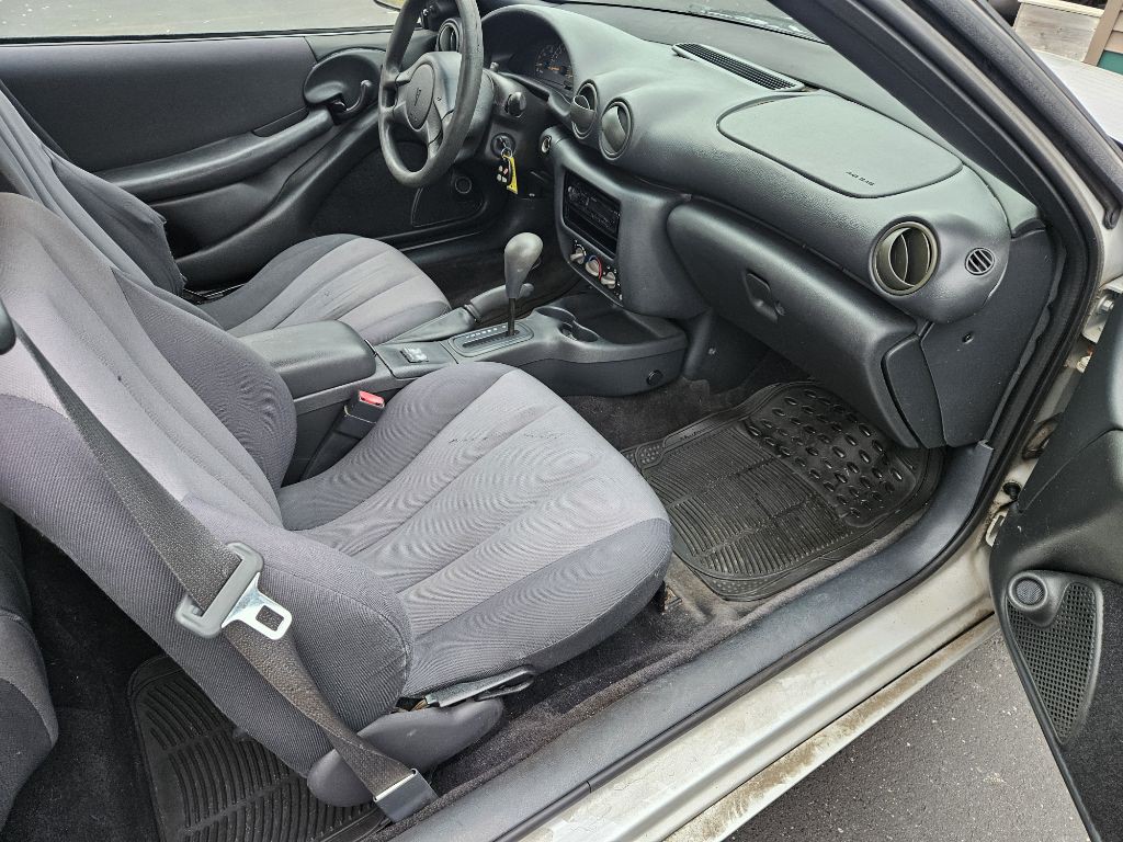 2004 Pontiac Firebird Image 12