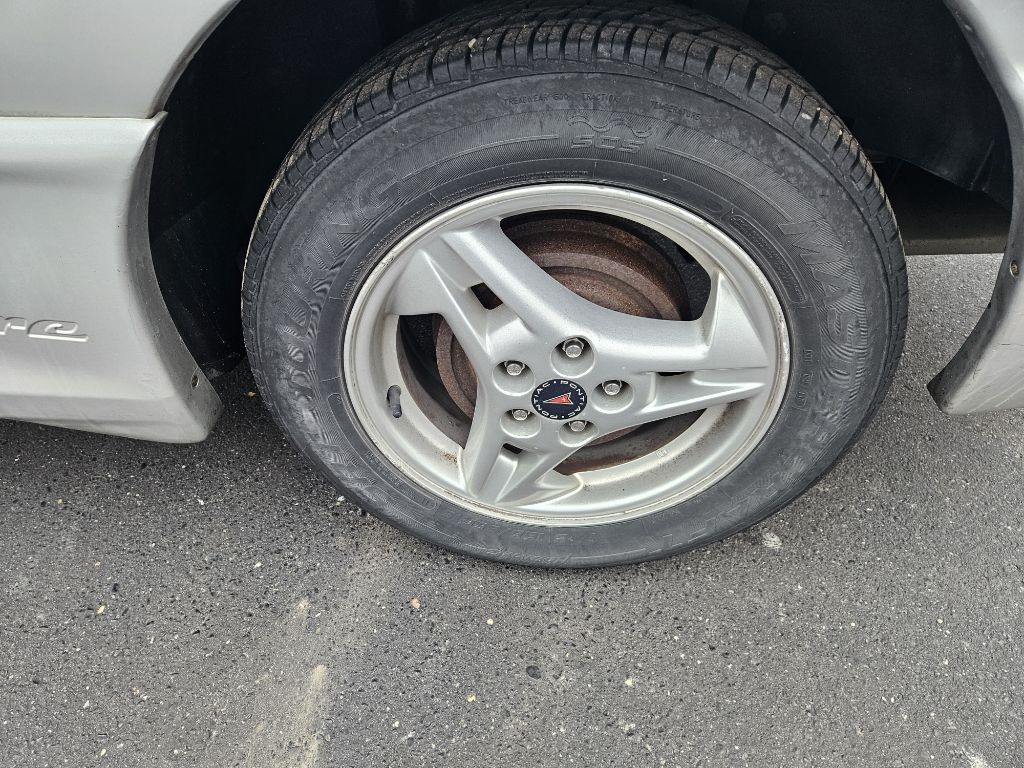 2004 Pontiac Firebird Image 18