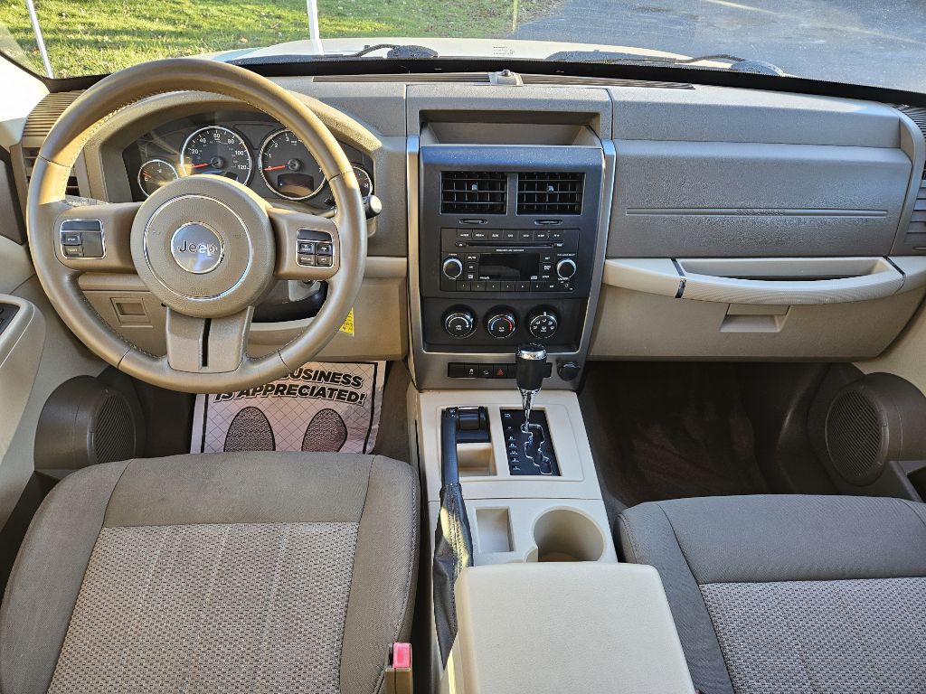 2012 Jeep Liberty Image 10