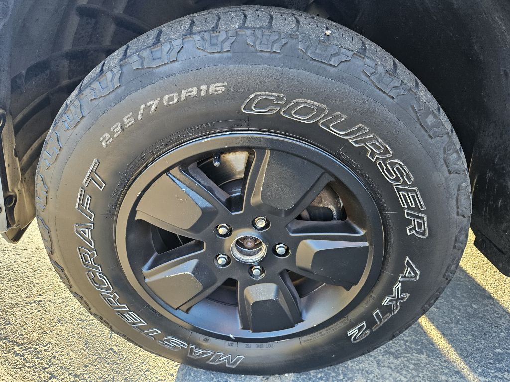 2012 Jeep Liberty Image 22