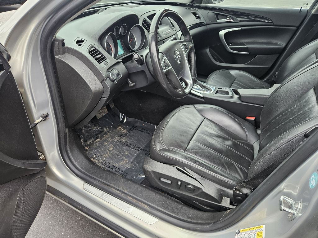 2011 Buick Regal Image 11