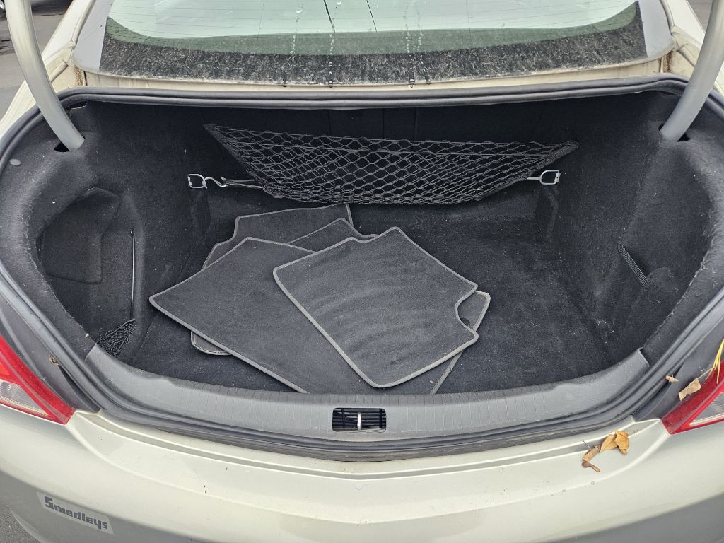 2011 Buick Regal Image 16