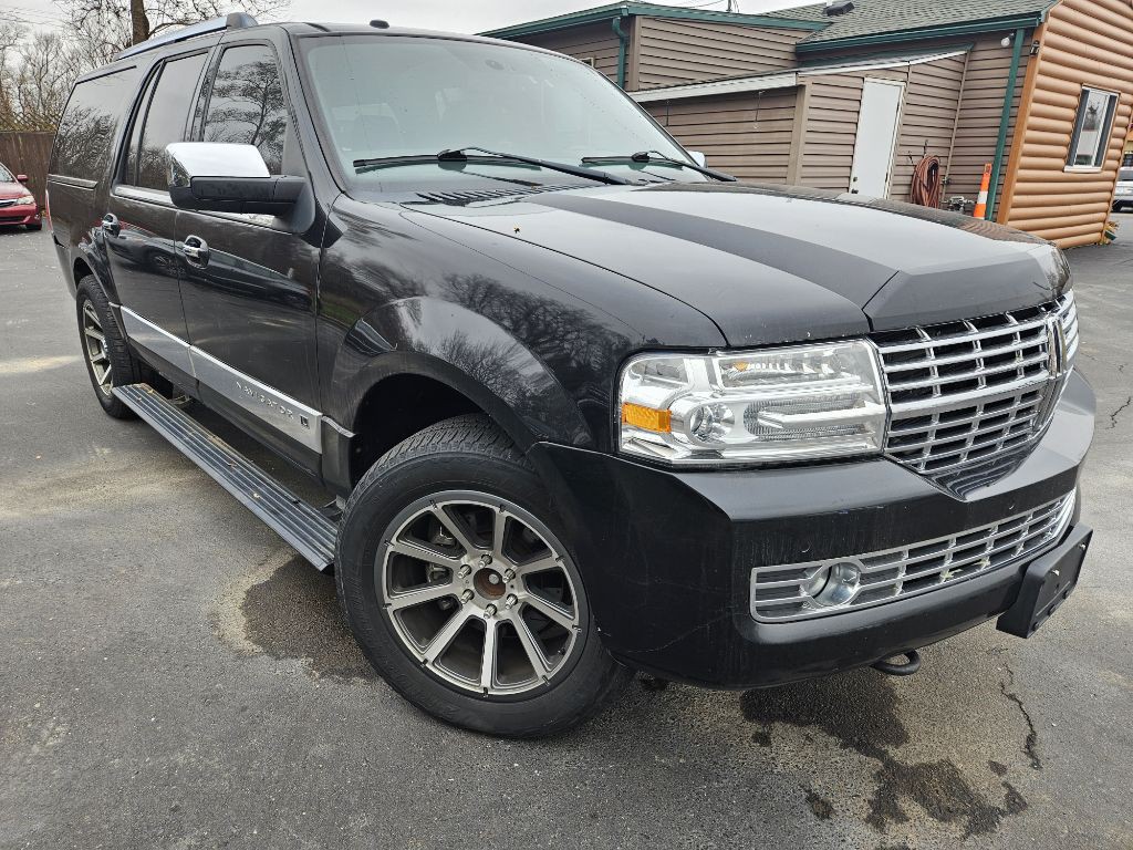 2011 Lincoln Navigator Image 3