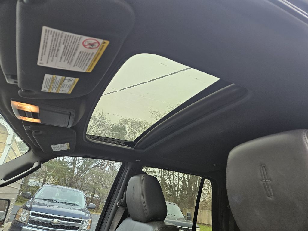 2011 Lincoln Navigator Image 20