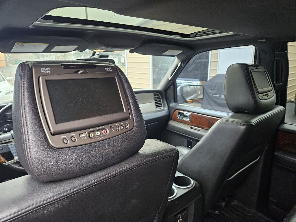 2011 Lincoln Navigator Image 23