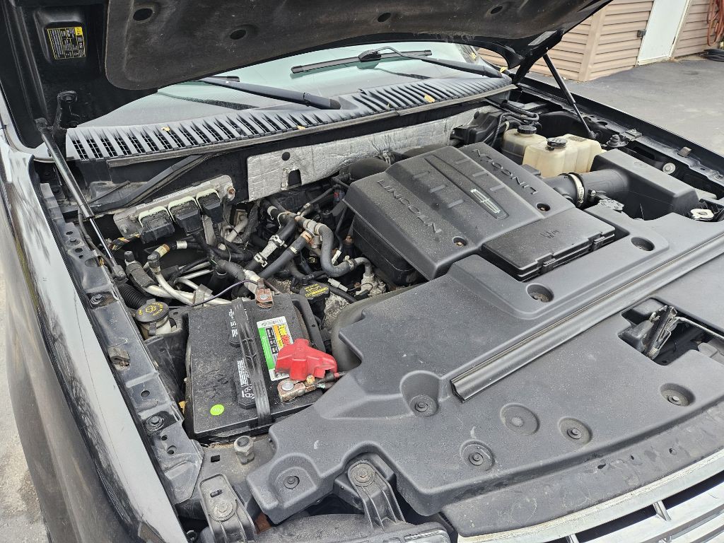 2011 Lincoln Navigator Image 28